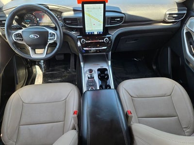 2022 Ford Explorer Limited 4WD w/Tech Package & Dual Moonroof