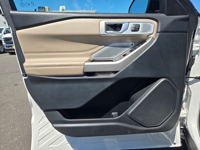 2022 Ford Explorer Limited 4WD w/Tech Package & Dual Moonroof