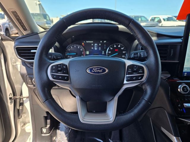 2022 Ford Explorer Limited 4WD w/Tech Package & Dual Moonroof