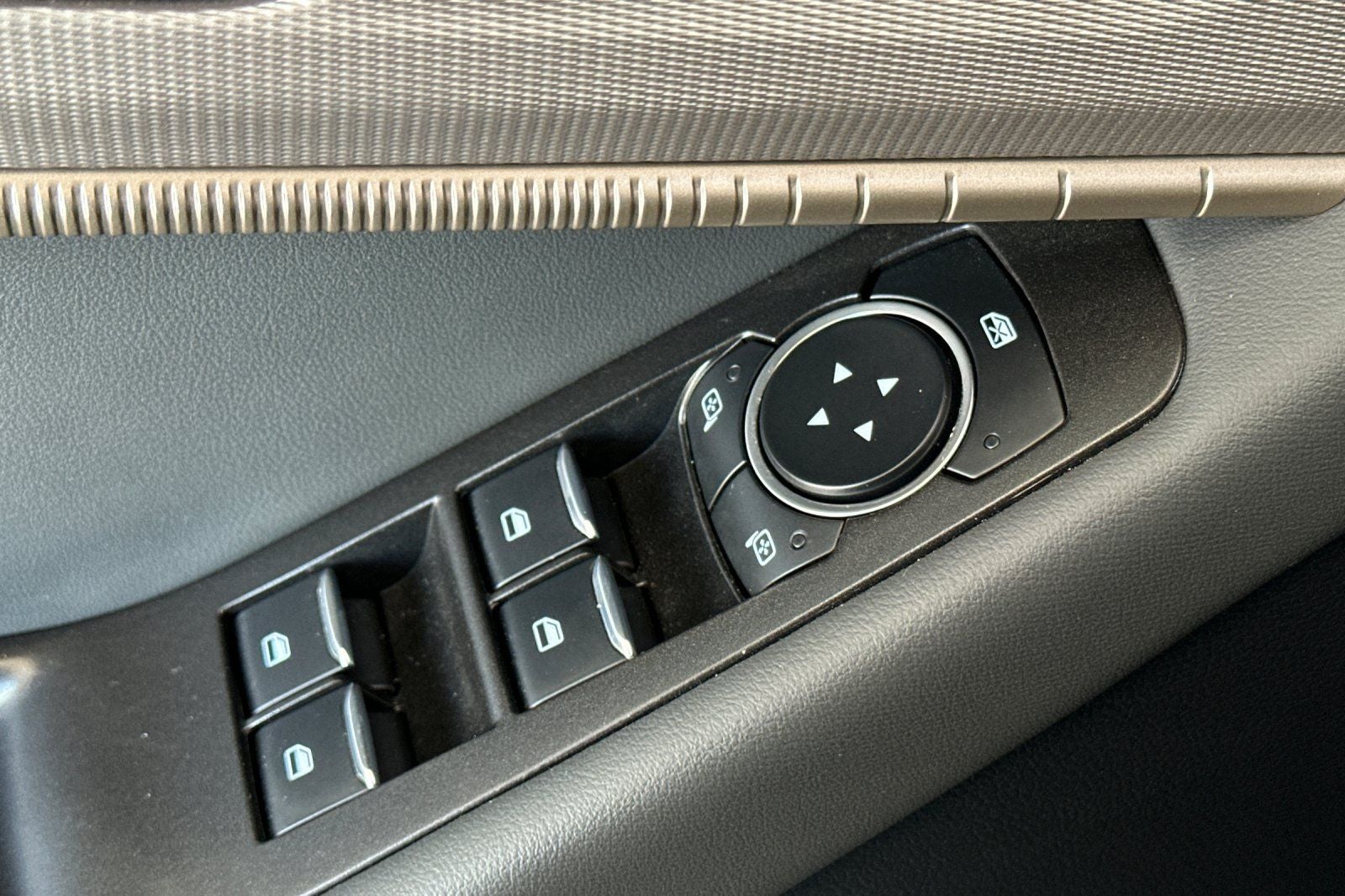 2025 Ford Explorer Active 4WD