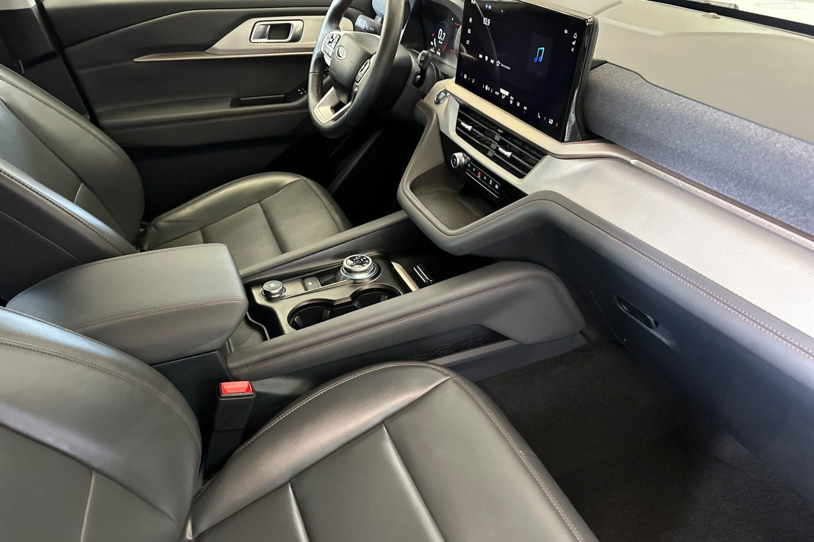 2025 Ford Explorer Active 4WD