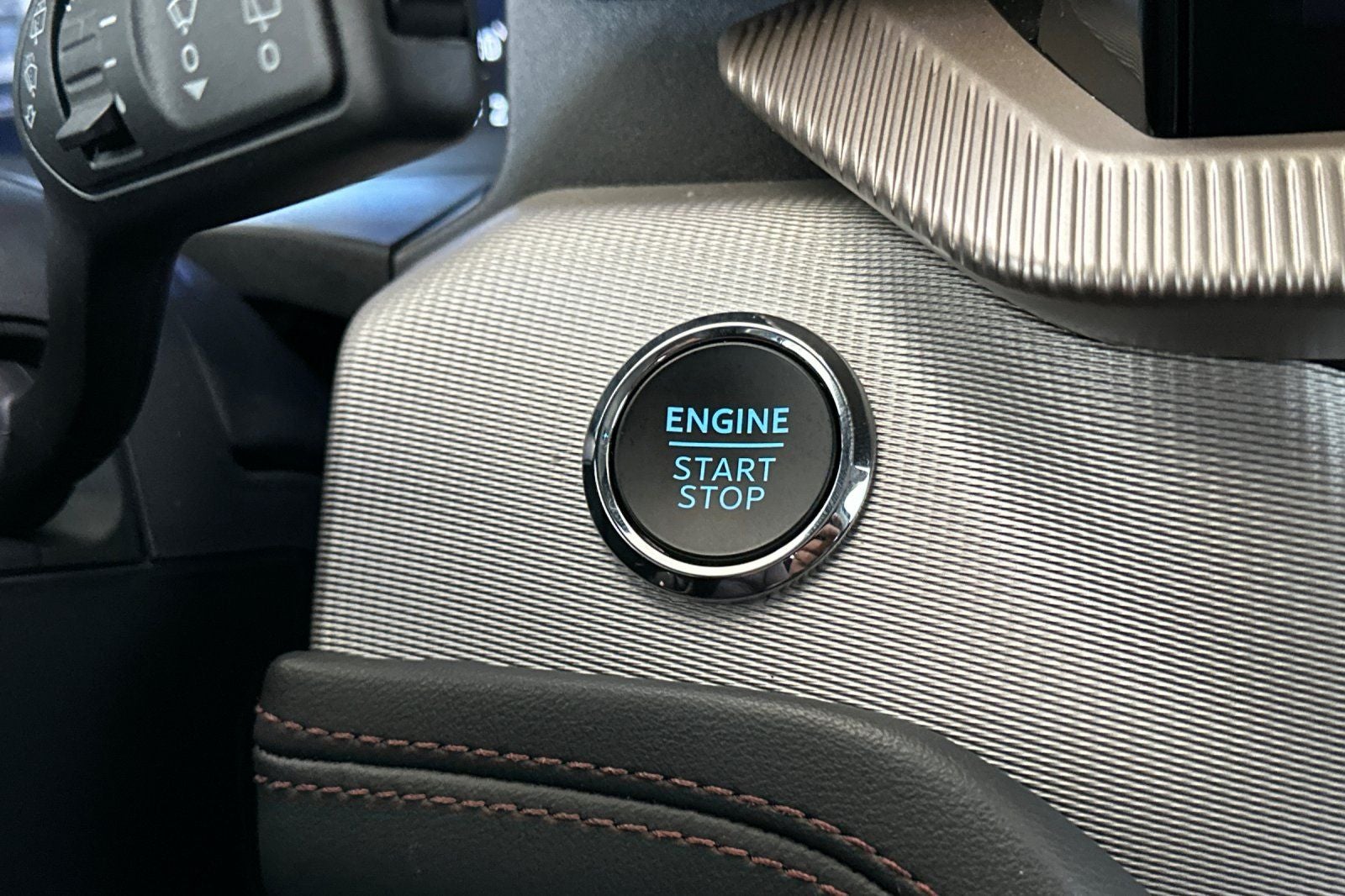 2025 Ford Explorer Active 4WD