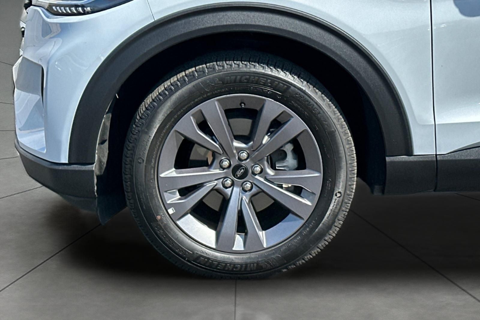 2025 Ford Explorer Active 4WD