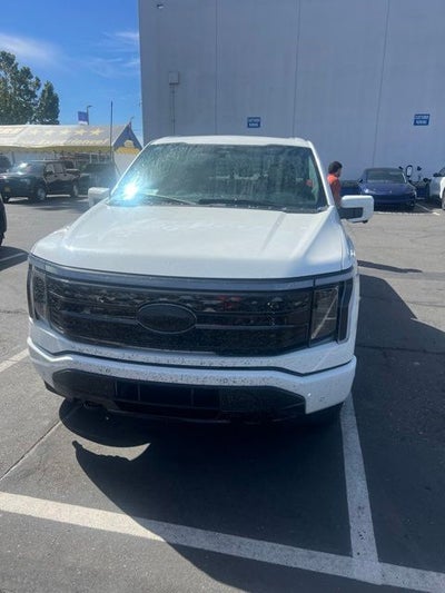 2023 Ford F-150 Lightning Platinum Crew Cab 4WD