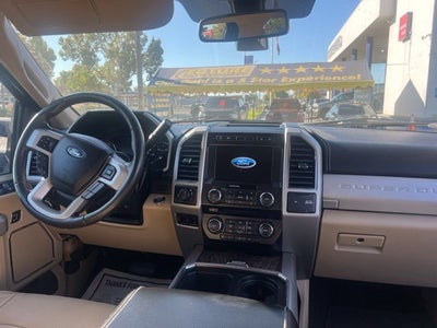 2018 Ford F-250SD Lariat Crew Cab RWD 6.7L Diesel & Ultimate Package