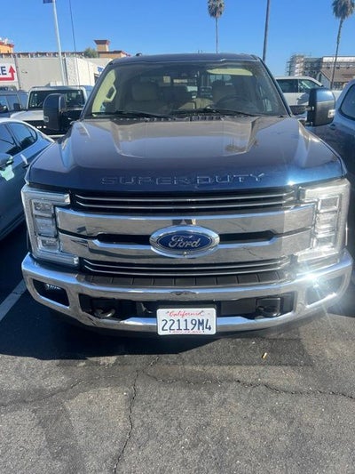 2018 Ford F-250SD Lariat Crew Cab RWD 6.7L Diesel & Ultimate Package