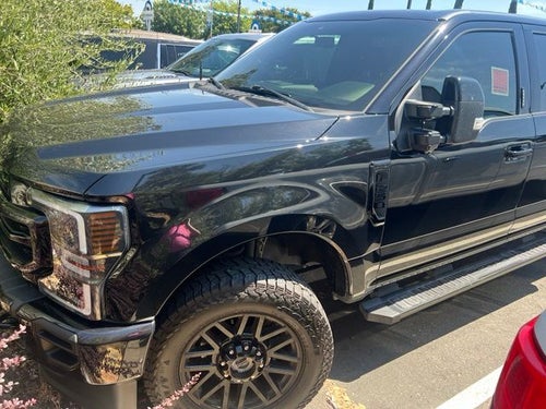 2022 Ford F-250SD Lariat Crew Cab 4WD w/Black Appearance Package