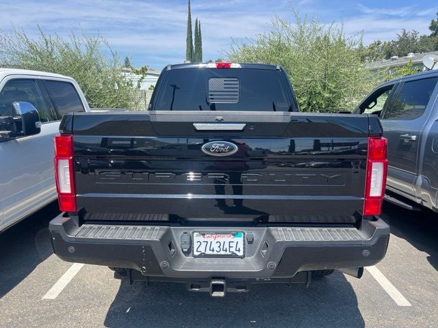 2022 Ford F-250SD Lariat Crew Cab 4WD w/Black Appearance Package