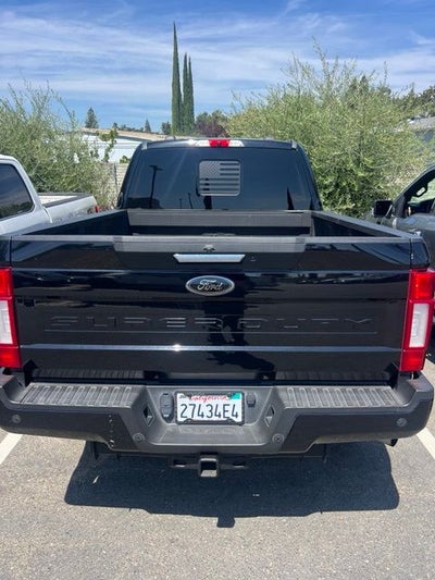 2022 Ford F-250SD Lariat Crew Cab 4WD w/Black Appearance Package