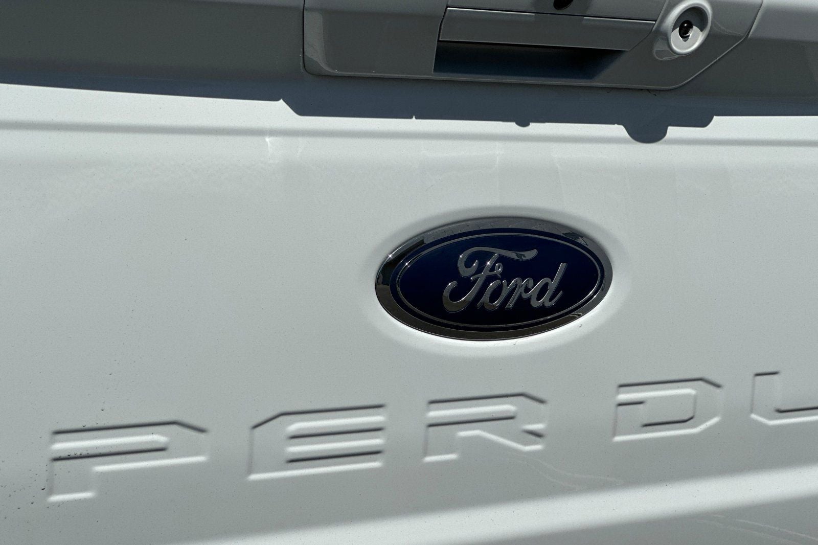 2024 Ford F-250SD Lariat Crew Cab 4WD