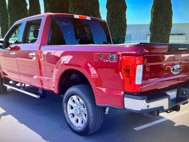 2017 Ford F-250SD Lariat Crew Cab 4WD Lifted w/Ultimate Package & Only 28K