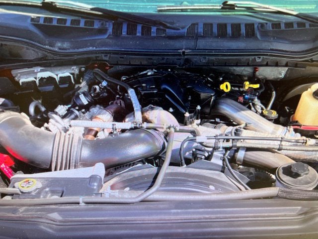 2017 Ford F-250SD Lariat Crew Cab 4WD Lifted w/Ultimate Package & Only 28K