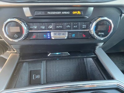 2022 Ford F-350SD Platinum Crew Cab 4WD w/Tremor Off Road Package