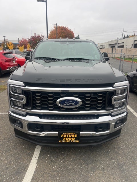 2023 Ford F-350SD Lariat DRW Crew Cab 4WD w/Ultimate Package