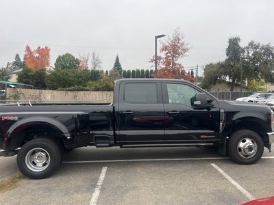 2023 Ford F-350SD Lariat DRW Crew Cab 4WD w/Ultimate Package