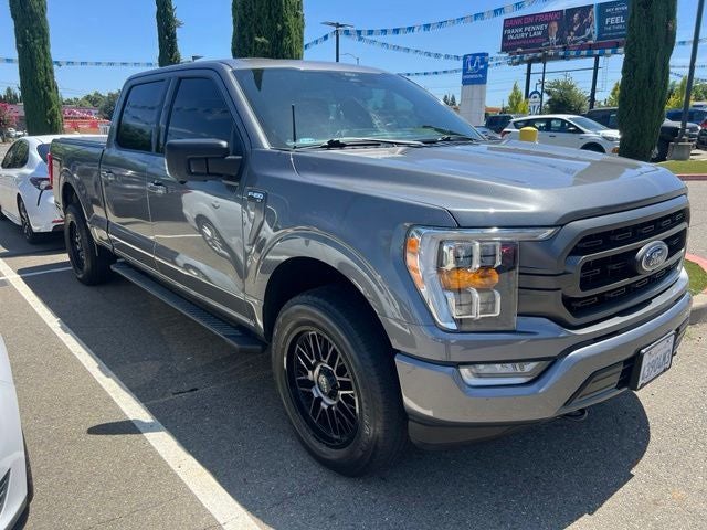 2022 Ford F-150 XLT Super Crew 4WD 5.0L w/302A