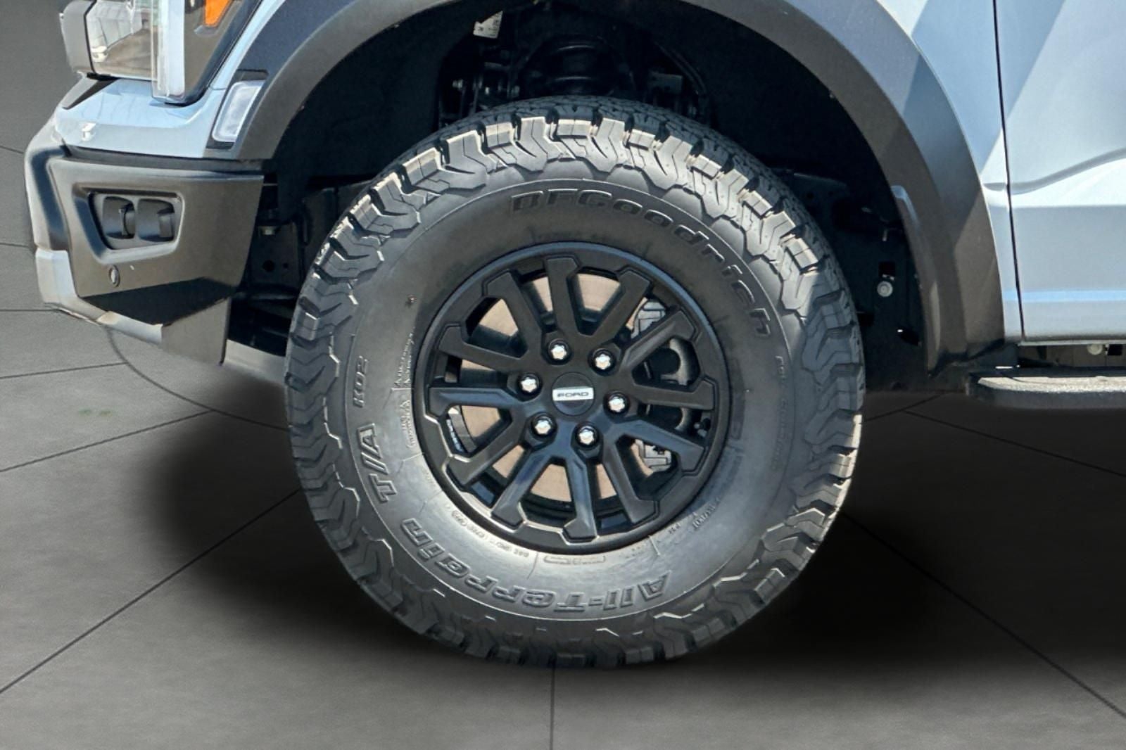 2025 Ford F-150 Raptor SPACE WHITE