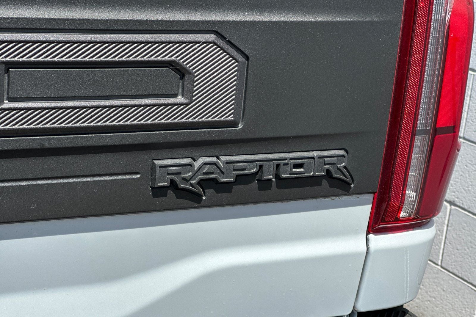 2025 Ford F-150 Raptor SPACE WHITE