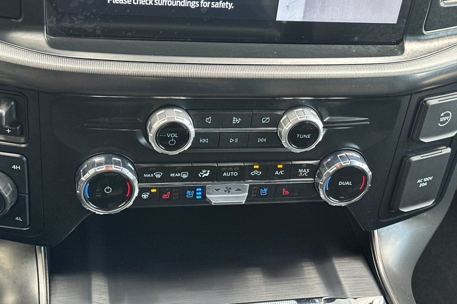 2024 Ford F-150 Lariat 4WD