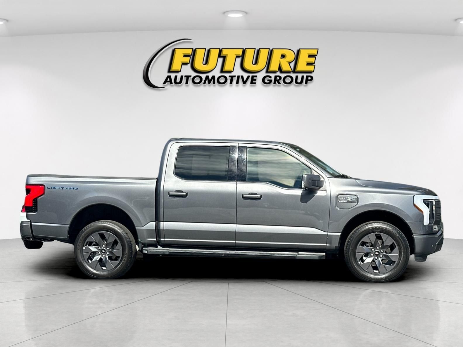 2023 Ford F-150 Lightning Lariat