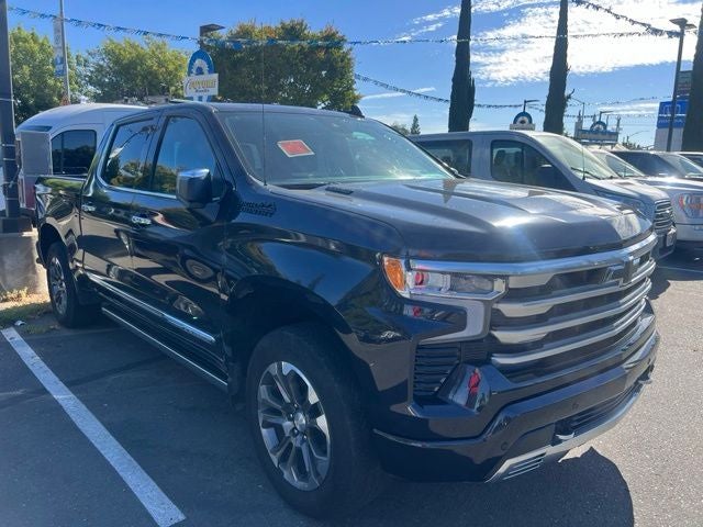 2023 Chevrolet Silverado 1500 High Country Crew Cab 4WD w/Sunroof & Tech Package