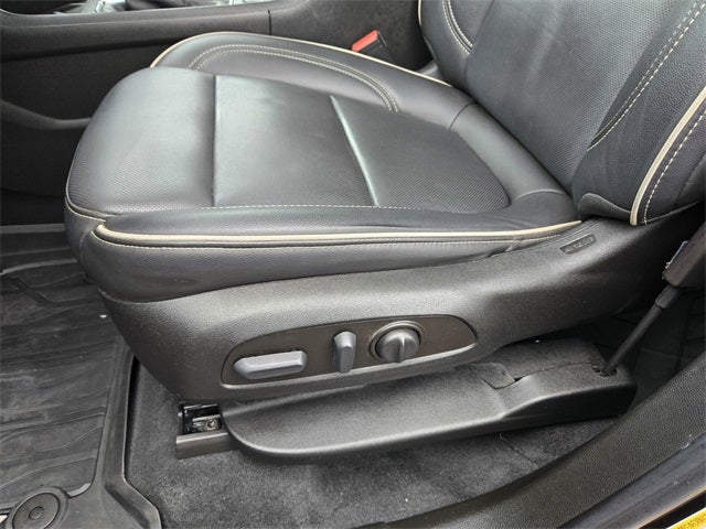 2023 Chevrolet Traverse Premier AWD w/Dual Panel Moonroof