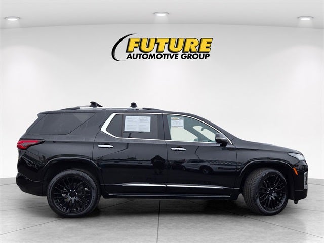 2023 Chevrolet Traverse Premier AWD w/Dual Panel Moonroof