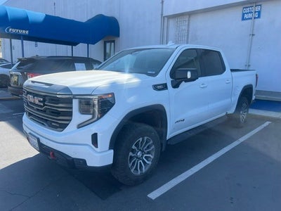 2023 GMC Sierra 1500 AT4 Crew Cab 4WD w/Premium Package & Only 35K