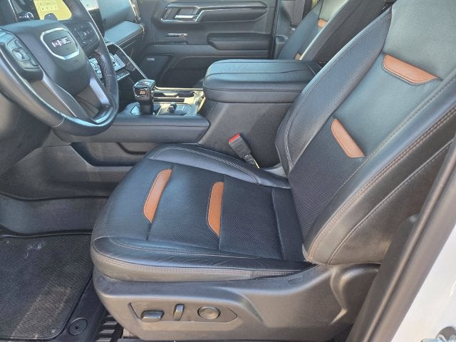 2023 GMC Sierra 1500 AT4 Crew Cab 4WD w/Premium Package & Only 35K Miles