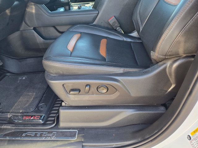 2023 GMC Sierra 1500 AT4 Crew Cab 4WD w/Premium Package & Only 35K Miles