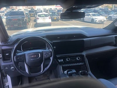 2023 GMC Sierra 1500 AT4 Crew Cab 4WD w/Premium Package & Only 35K