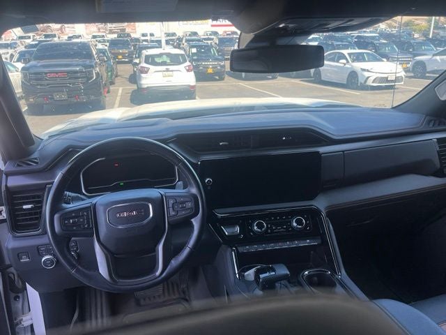 2023 GMC Sierra 1500 AT4 Crew Cab 4WD w/Premium Package & Only 35K