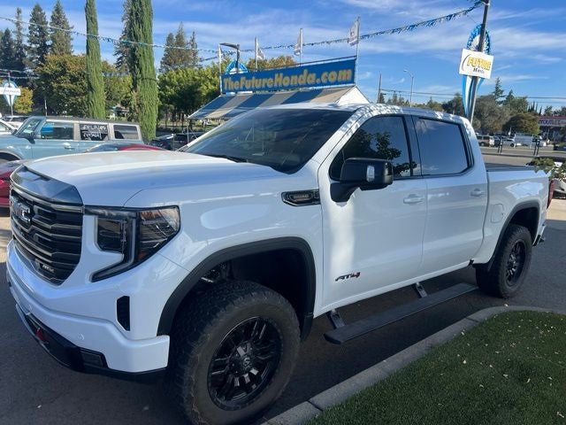 2023 GMC Sierra 1500 AT4 Crew Cab 4WD