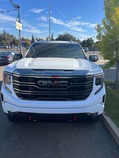 2023 GMC Sierra 1500 AT4 Crew Cab 4WD