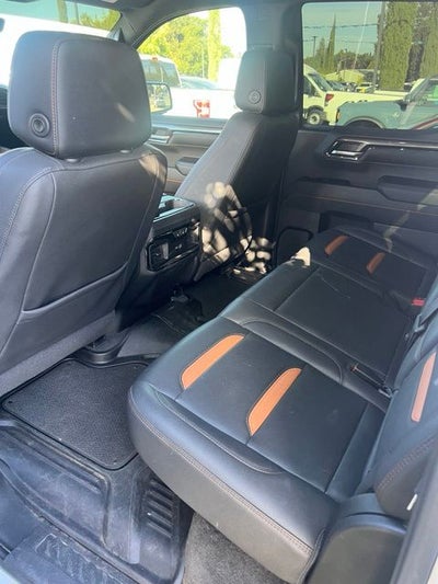 2023 GMC Sierra 1500 AT4 Crew Cab 4WD