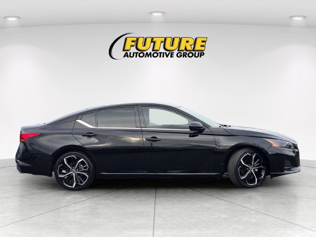 2024 Nissan Altima 2.5 SR Sedan w/Premium Package