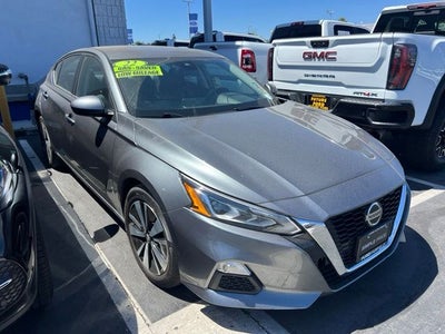 2022 Nissan Altima 2.5 SV Sedan