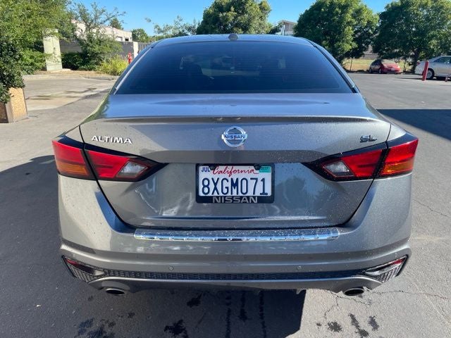 2021 Nissan Altima 2.5 SL W/ Leather and Navigation