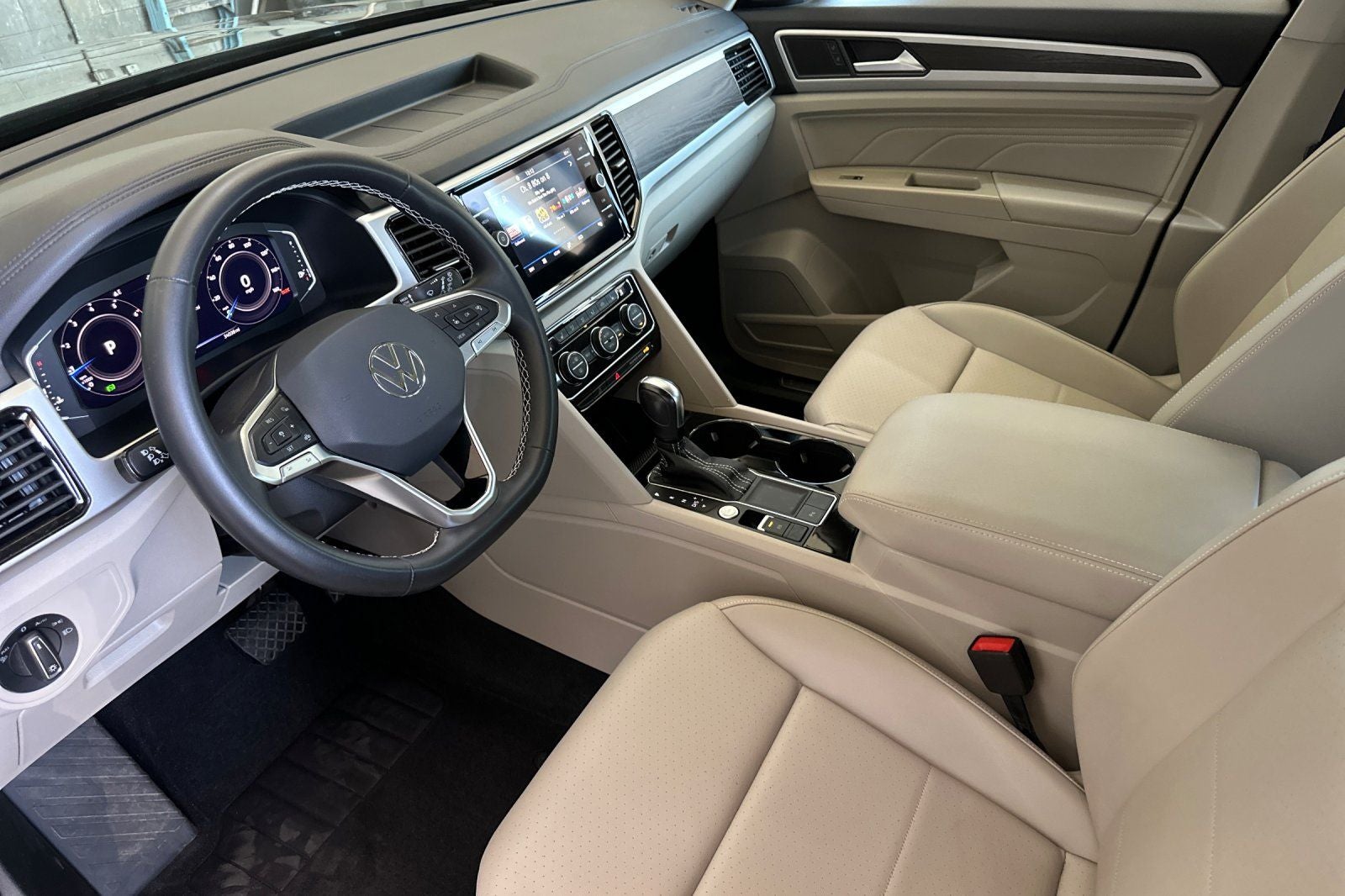 2022 Volkswagen Atlas 3.6L V6 SE w/Technology