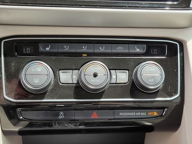 2022 Volkswagen Atlas 3.6L V6 SE w/Technology