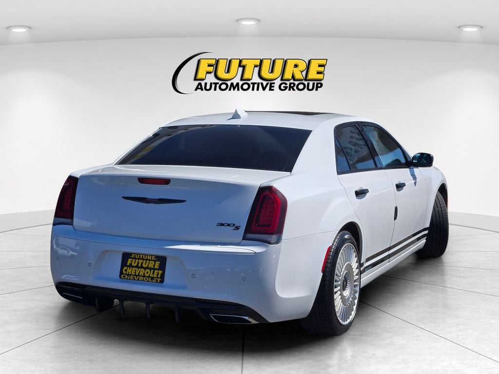 2022 Chrysler 300 S