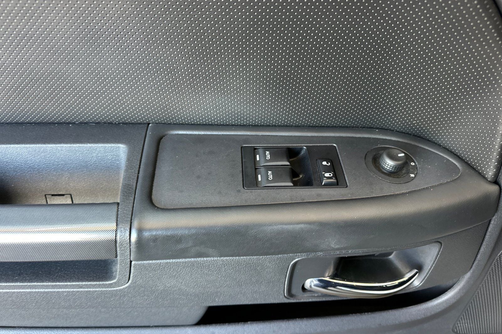 2013 Dodge Challenger SXT