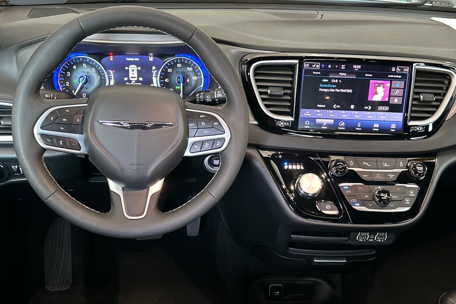 2025 Chrysler Pacifica Select