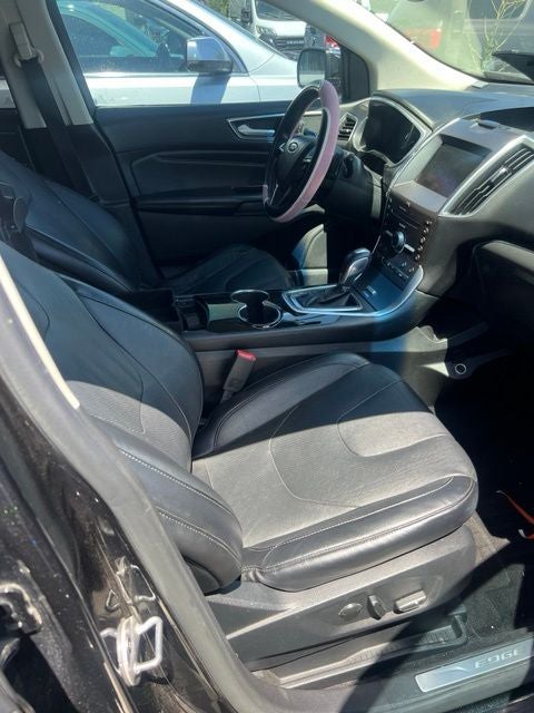 2015 Ford Edge Titanium RWD w/Nav & Pano Roof