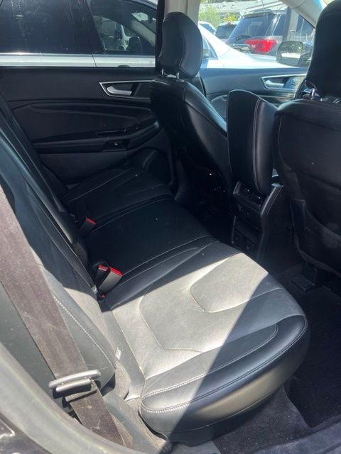 2015 Ford Edge Titanium RWD w/Nav & Pano Roof