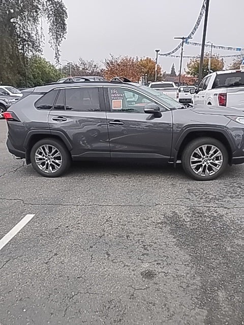 2021 Toyota RAV4 XLE Premium AWD w/Premium Package