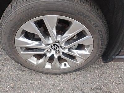 2021 Toyota RAV4 XLE Premium AWD w/Premium Package