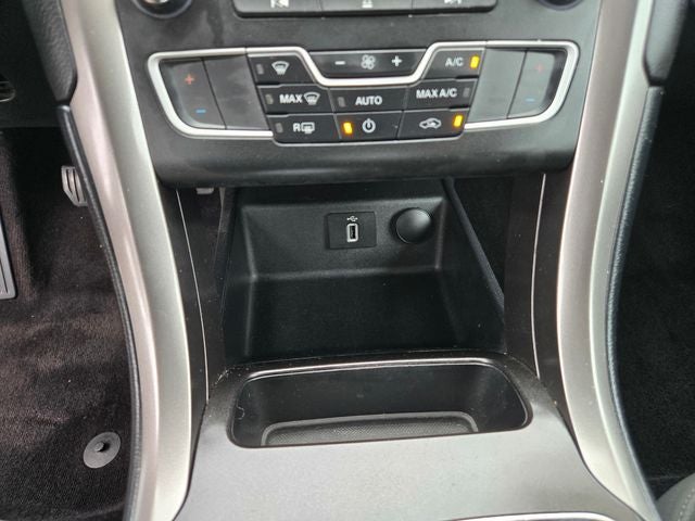 2017 Ford Fusion SE W/ Technology Pkg.
