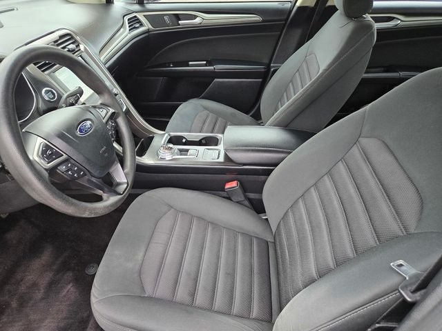 2017 Ford Fusion SE W/ Technology Pkg.