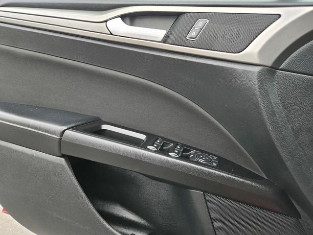 2017 Ford Fusion SE W/ Technology Pkg.